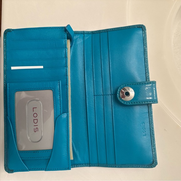 🆕 Lodis Chelsea Clutch in Ocean - Picture 3 of 4